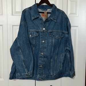 NWT Levi’s Baggy Trucker Jean Jacket